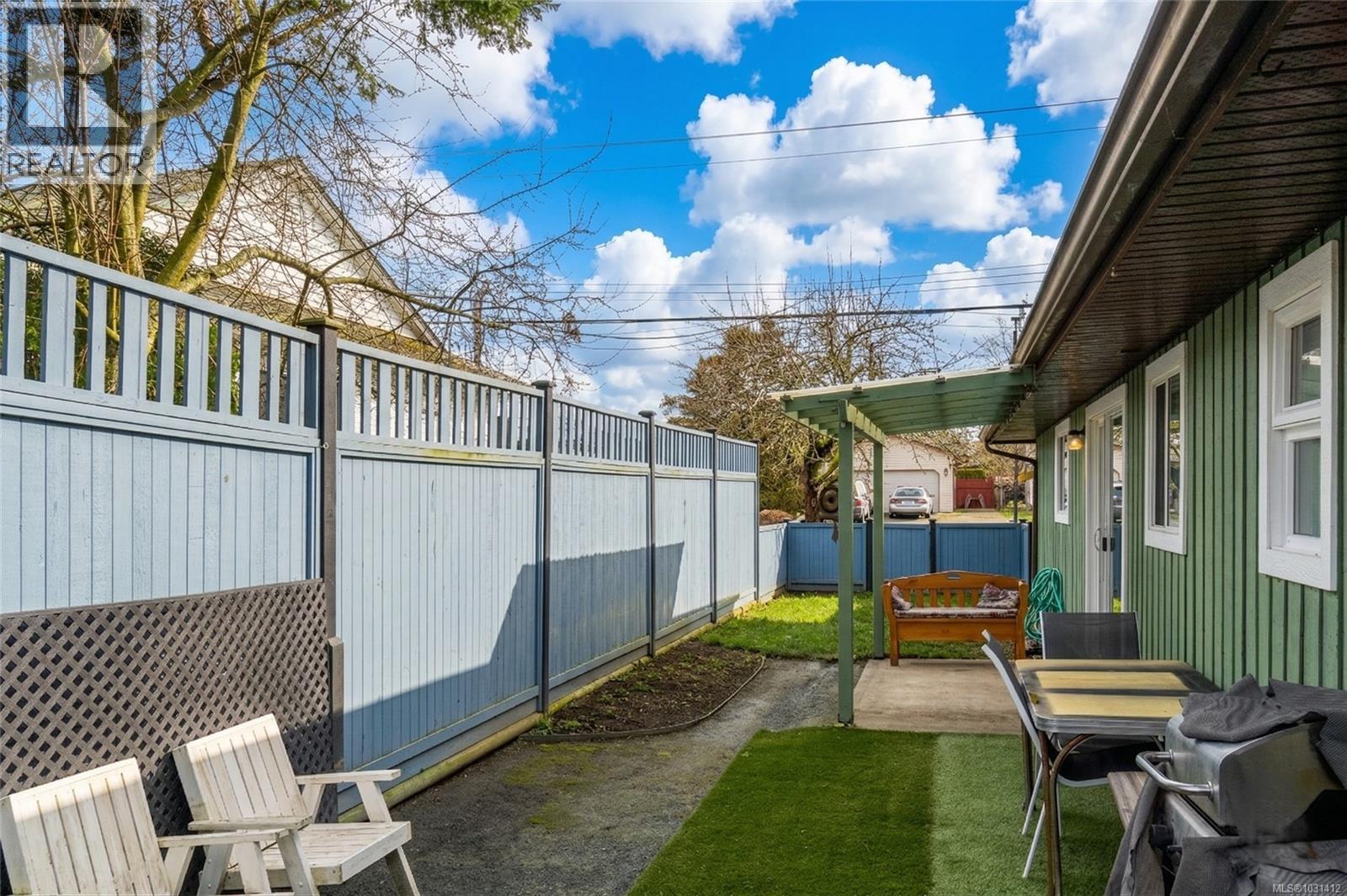 260 Pym St S, Parksville