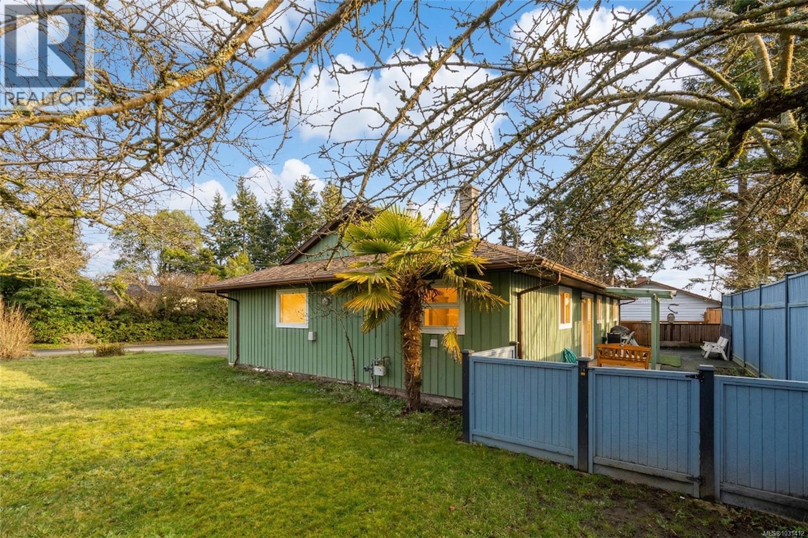 260 Pym St S, Parksville