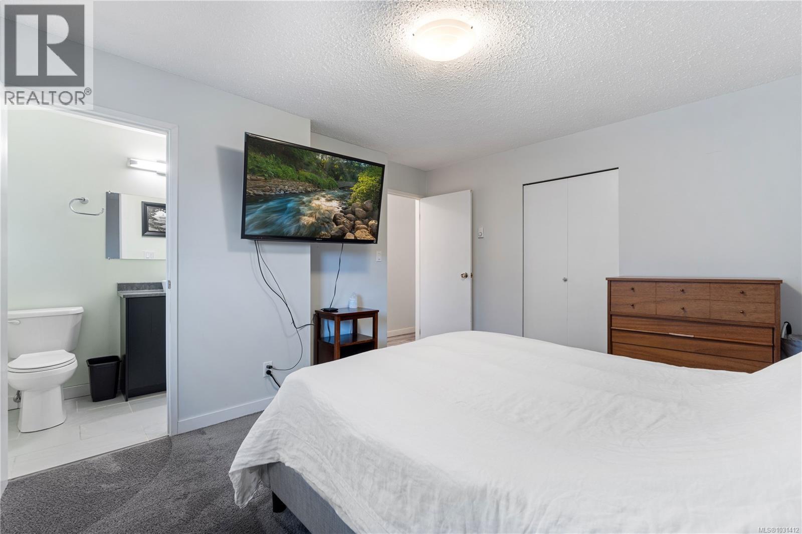 260 Pym St S, Parksville