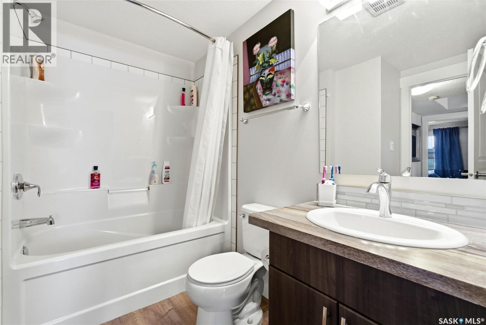 #120 5301 UNIVERSAL CRESCENT - 22