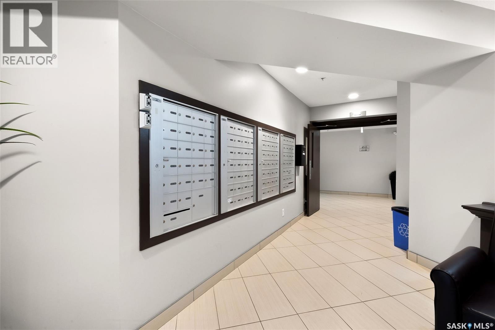 #120 5301 UNIVERSAL CRESCENT - 29