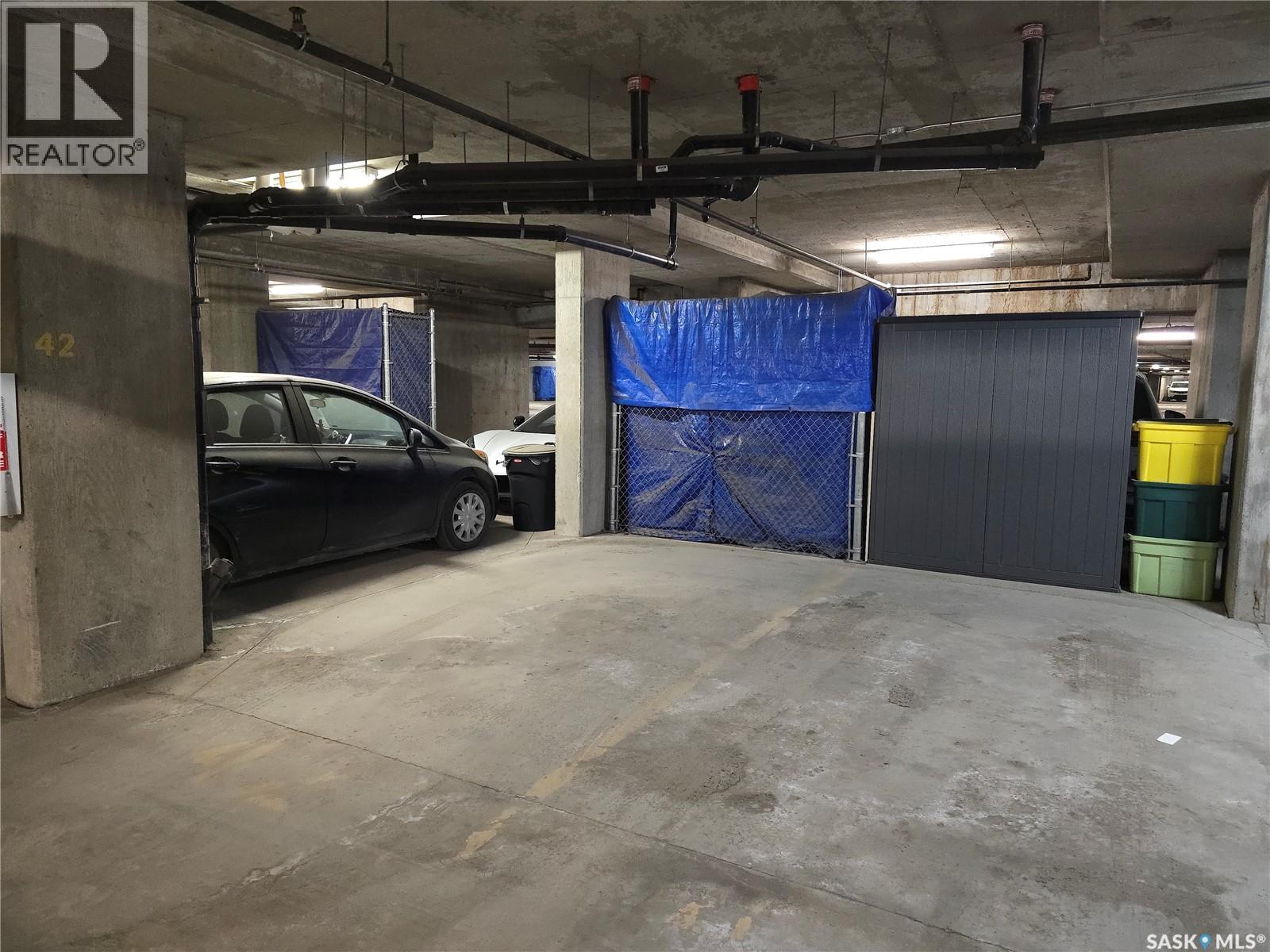 #120 5301 UNIVERSAL CRESCENT - 36