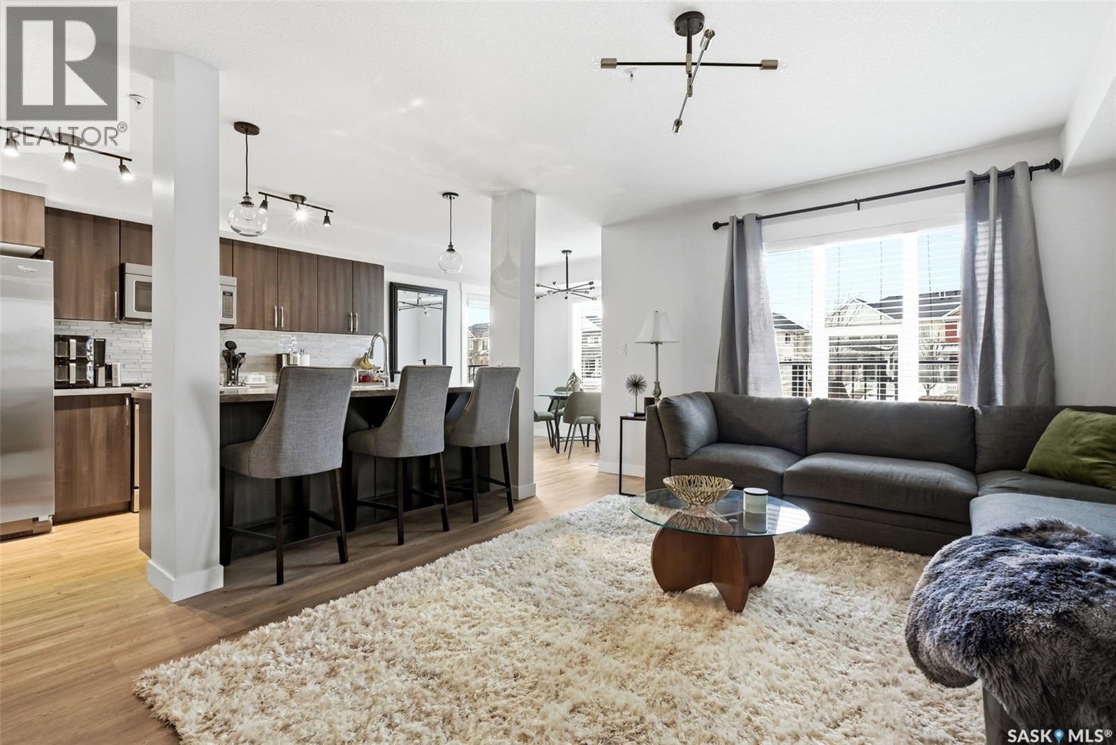 #120 5301 UNIVERSAL CRESCENT - 5