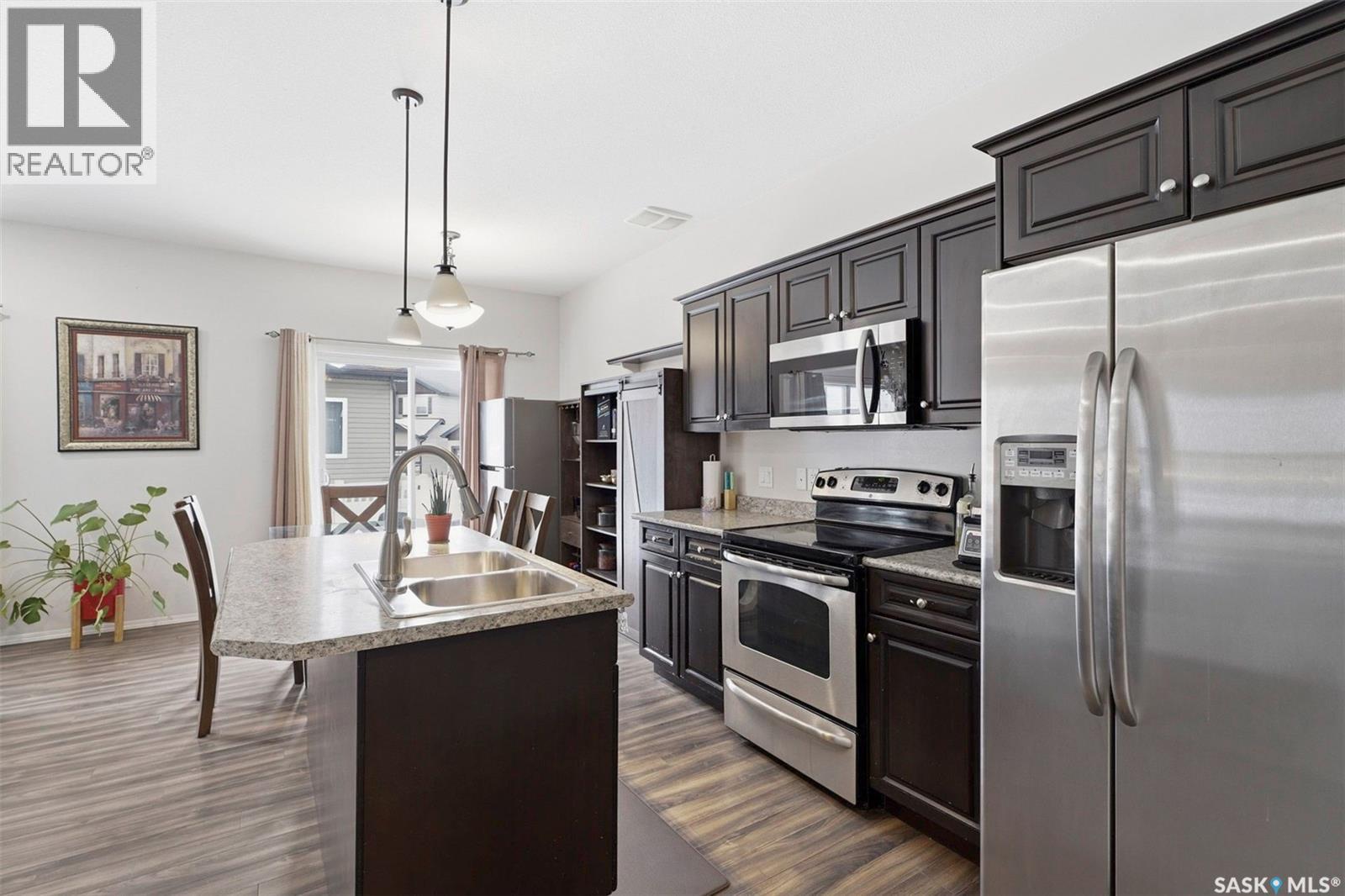 #722 150 LANGLOIS WAY - 10