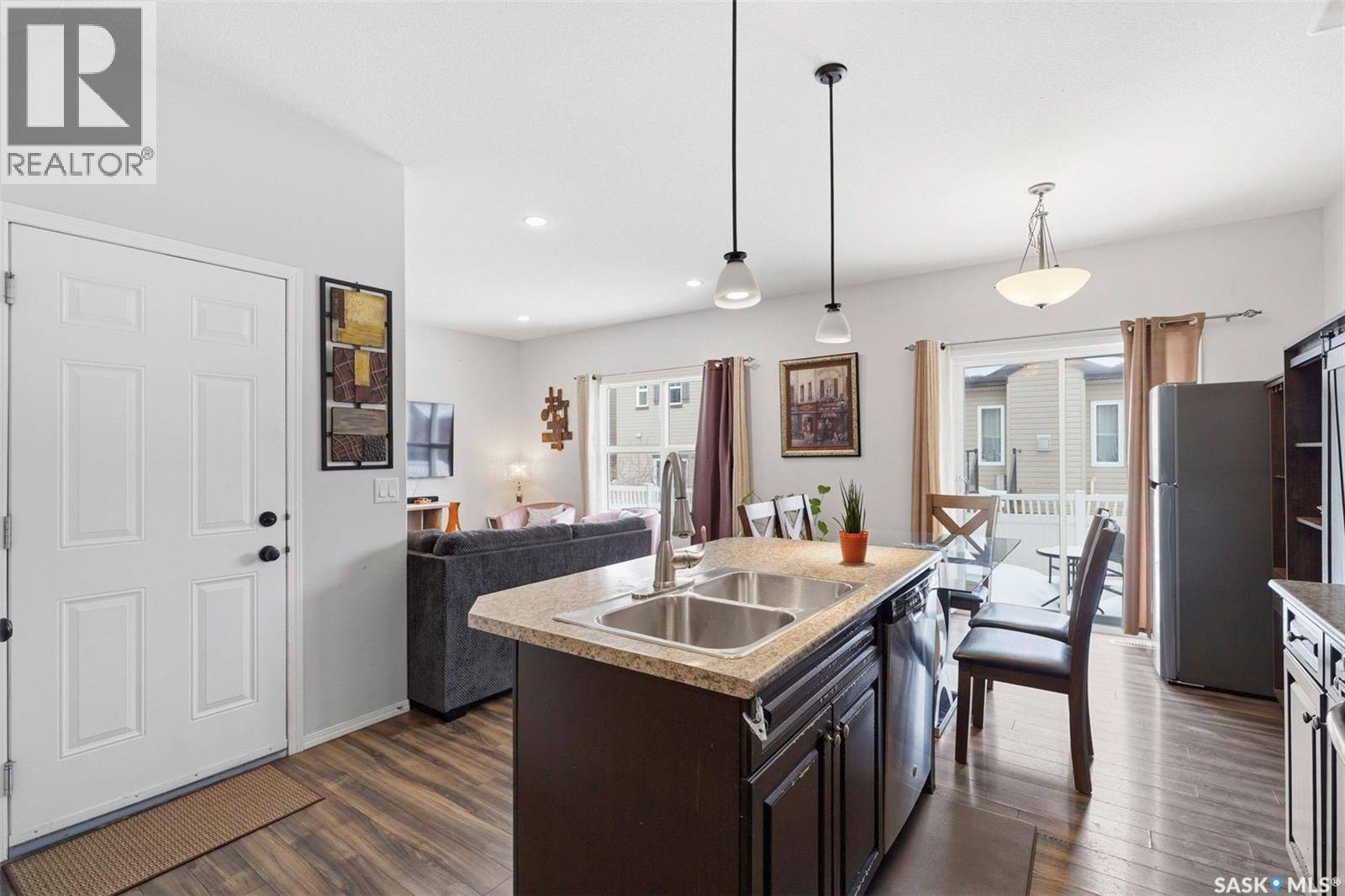 #722 150 LANGLOIS WAY - 12