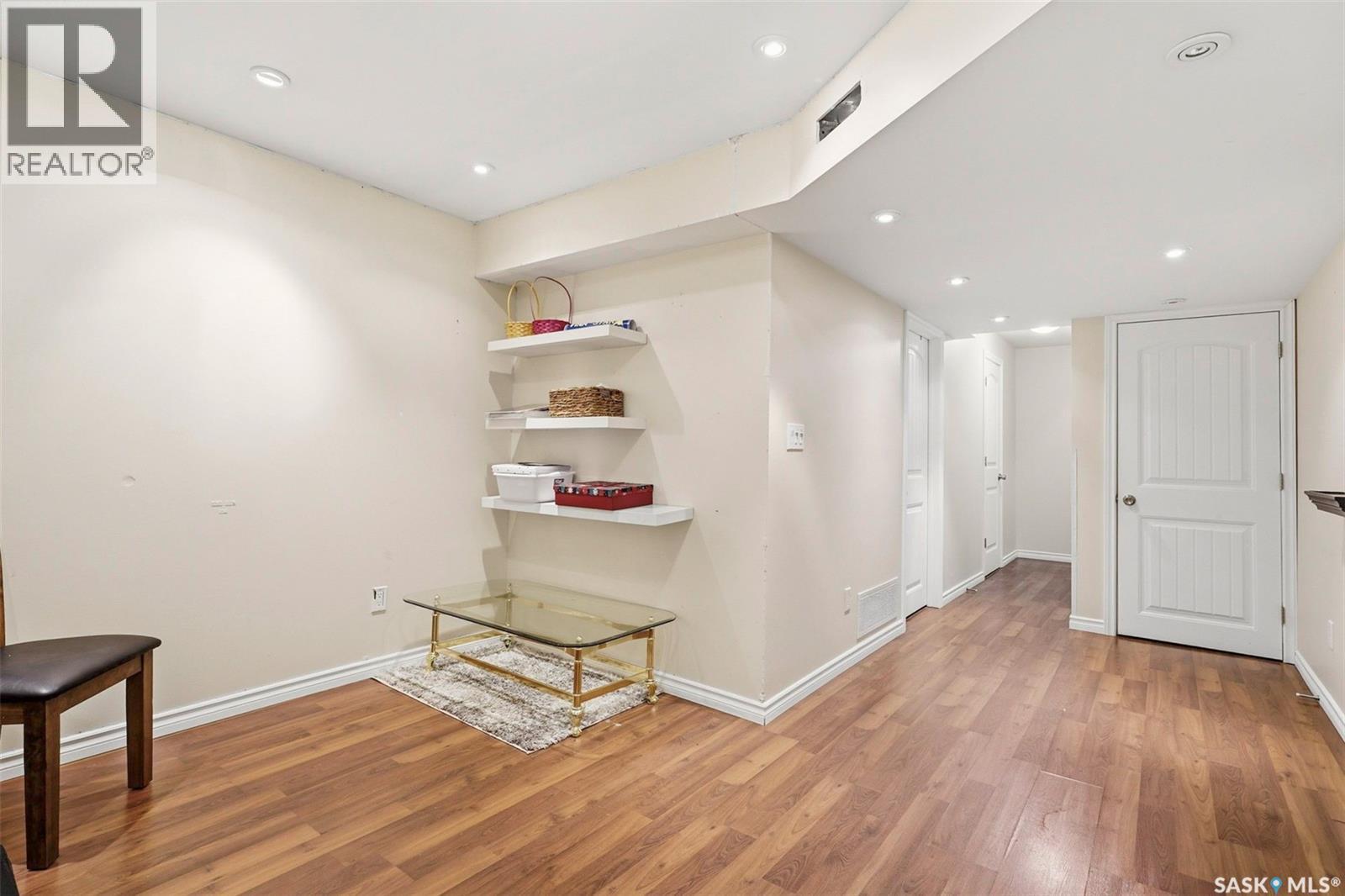 #722 150 LANGLOIS WAY - 23