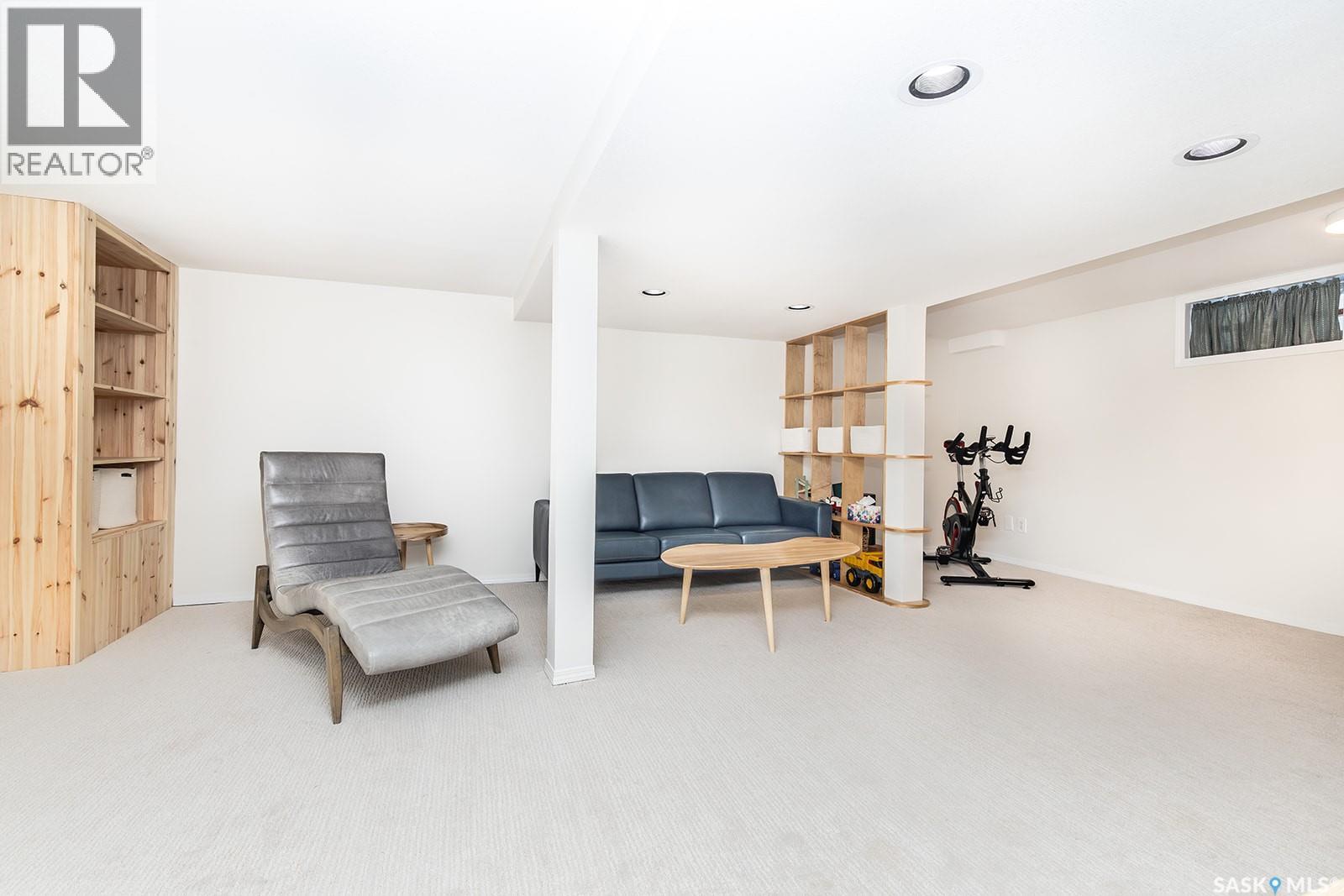 625 4TH AVENUE N - 24