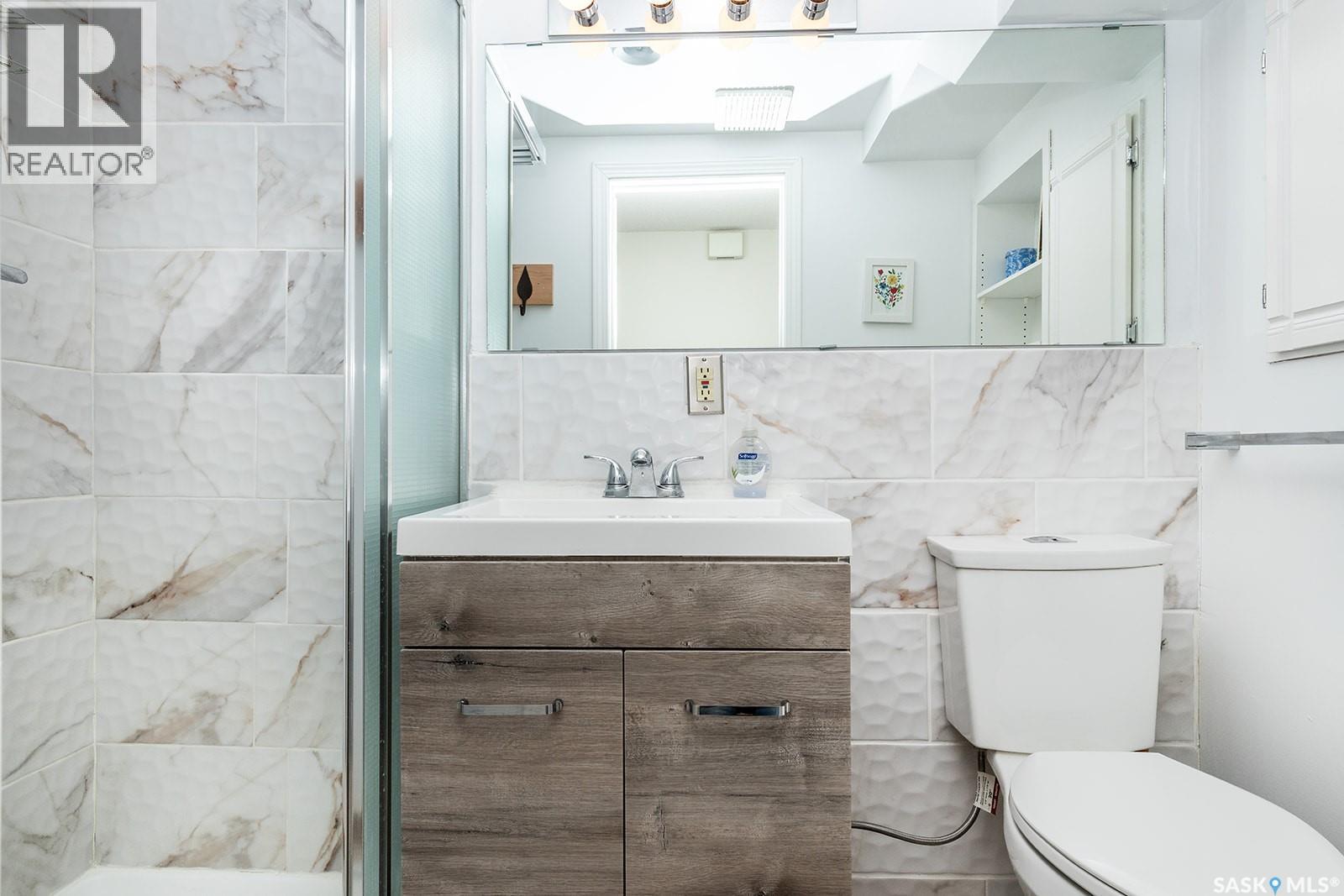 625 4TH AVENUE N - 32