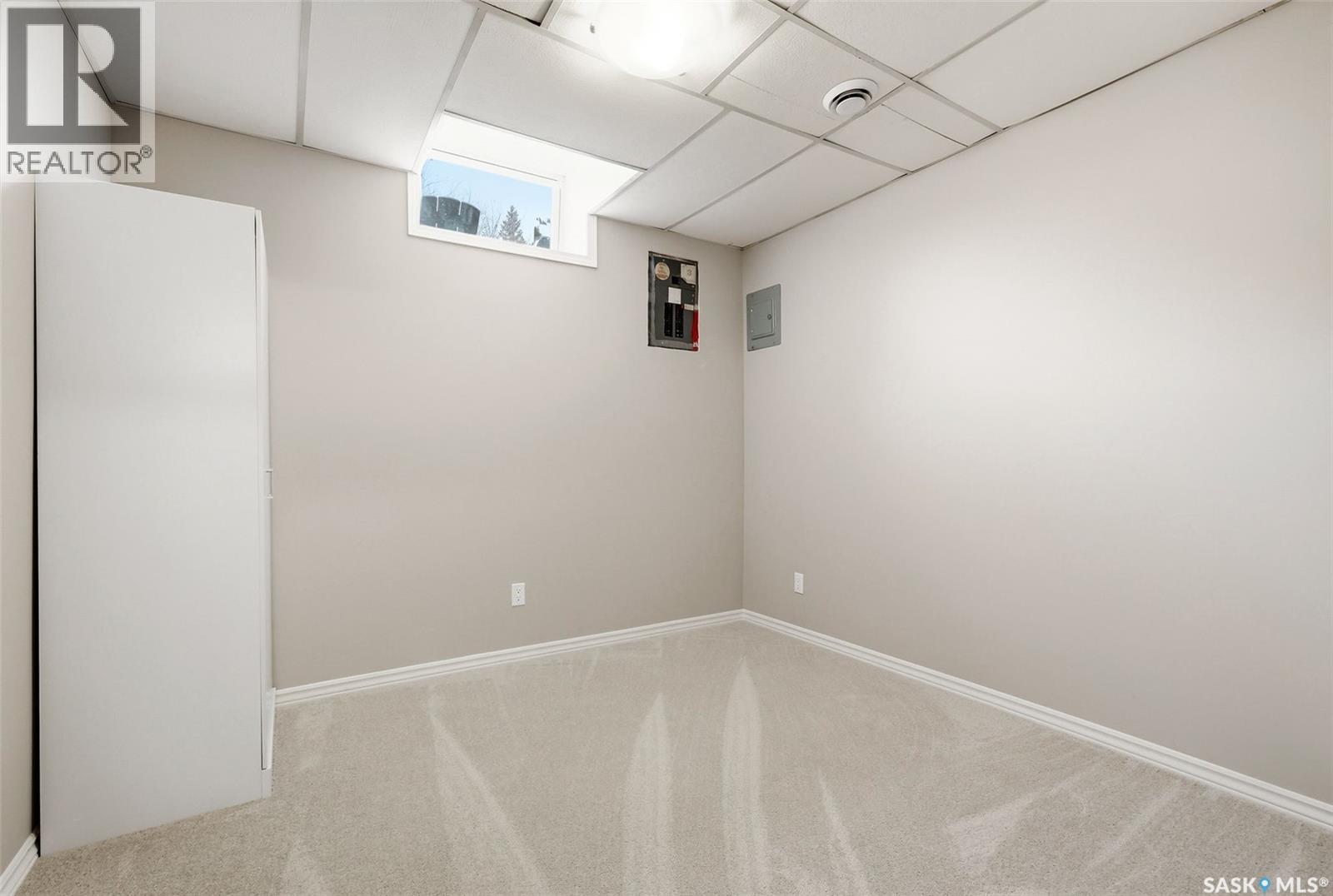 2102 CUNNING CRESCENT - 29