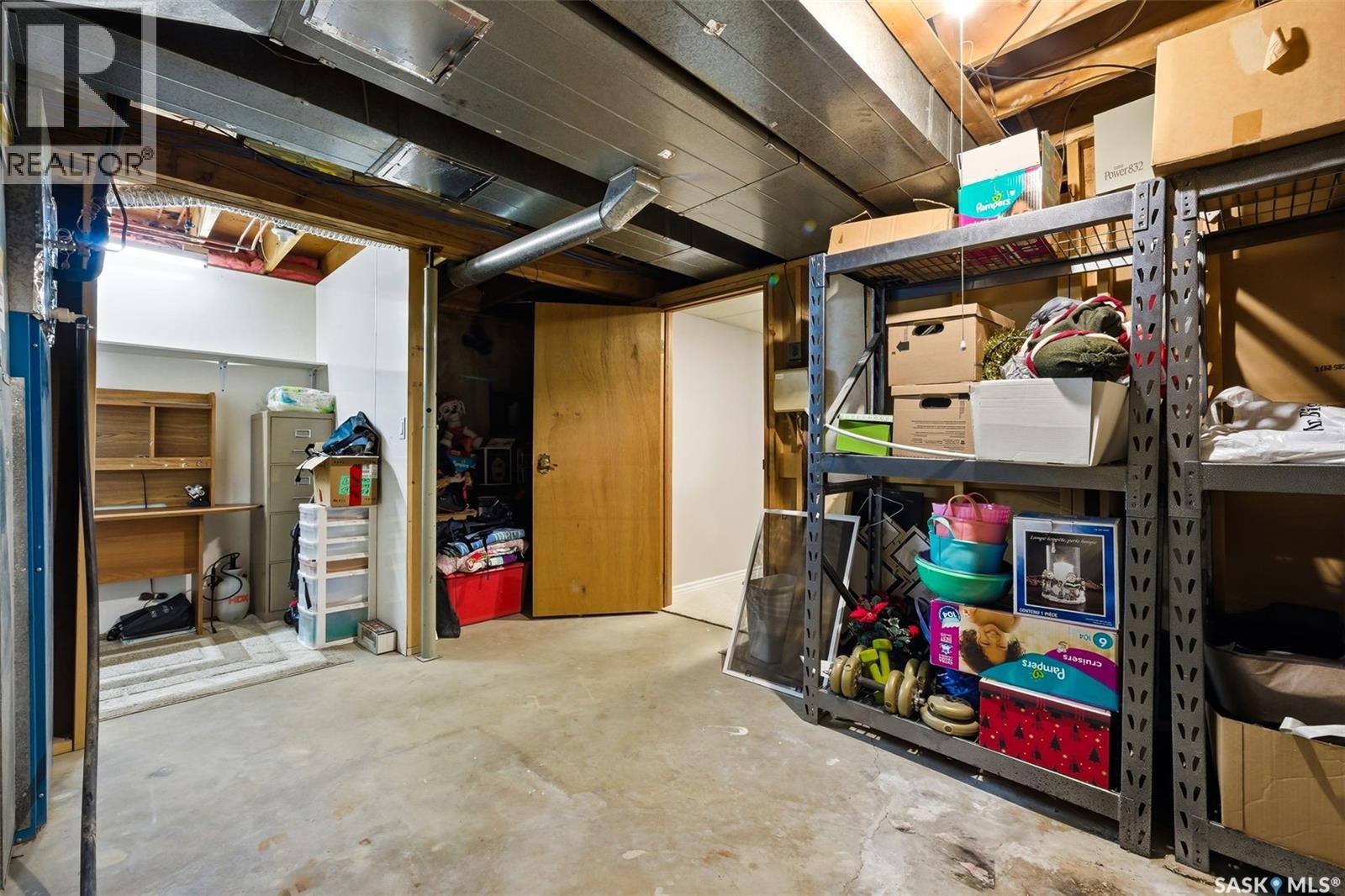 2102 CUNNING CRESCENT - 34