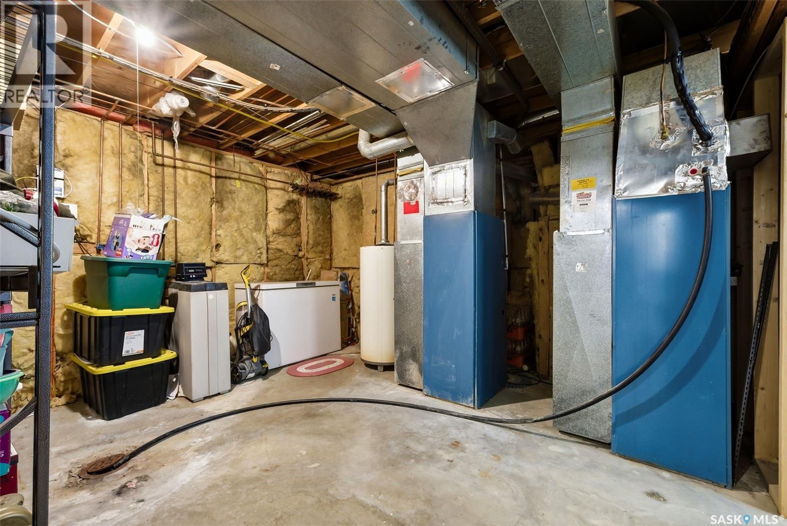 2102 CUNNING CRESCENT - 35