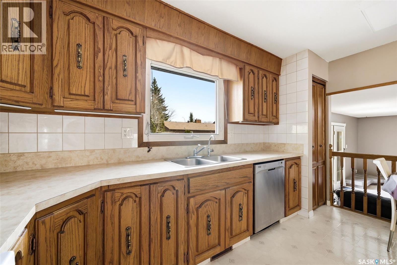 2102 CUNNING CRESCENT - 8