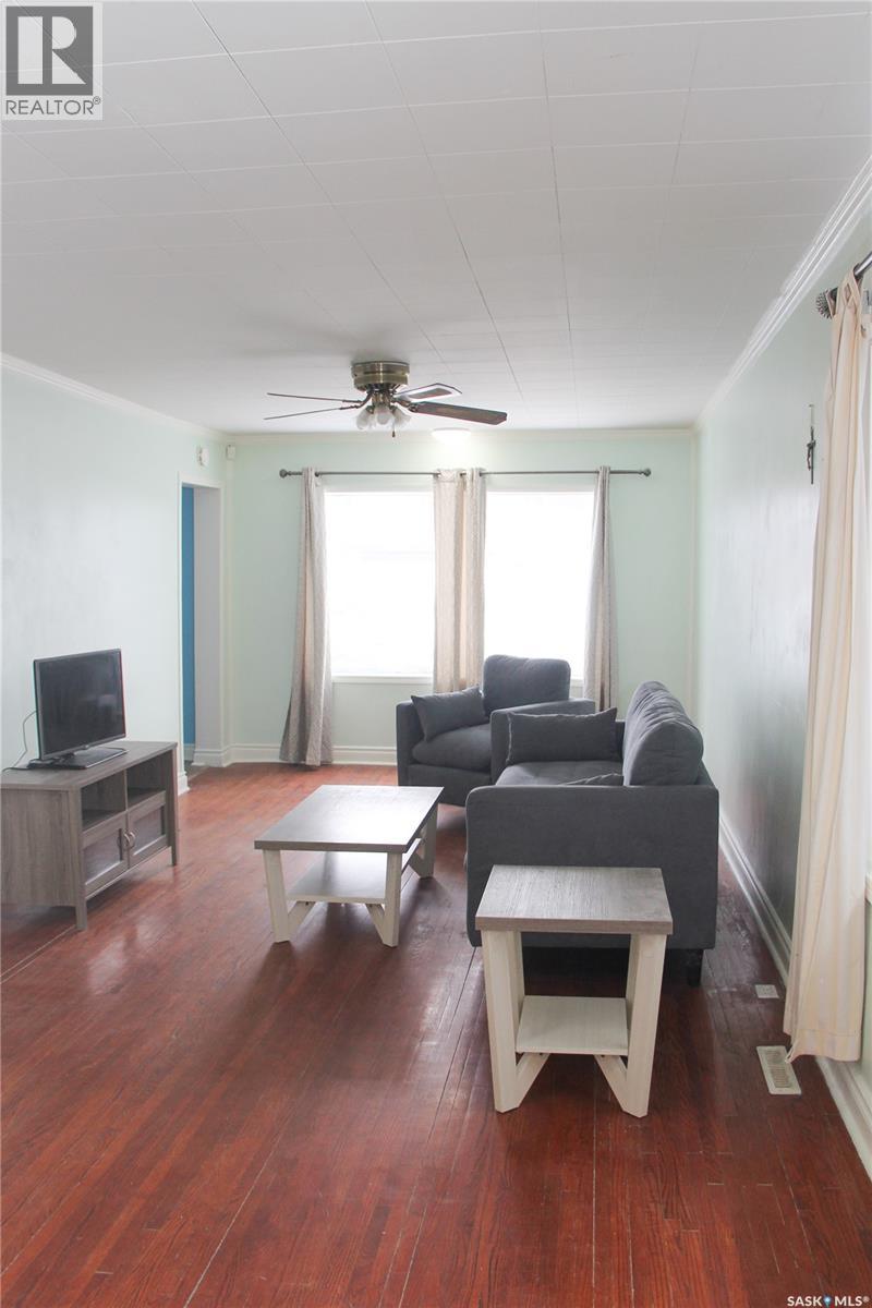 3007 DEWDNEY AVENUE - 12