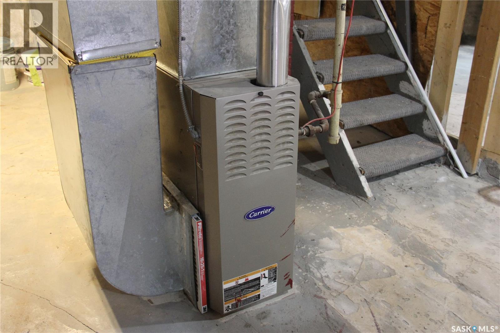 3007 DEWDNEY AVENUE - 34