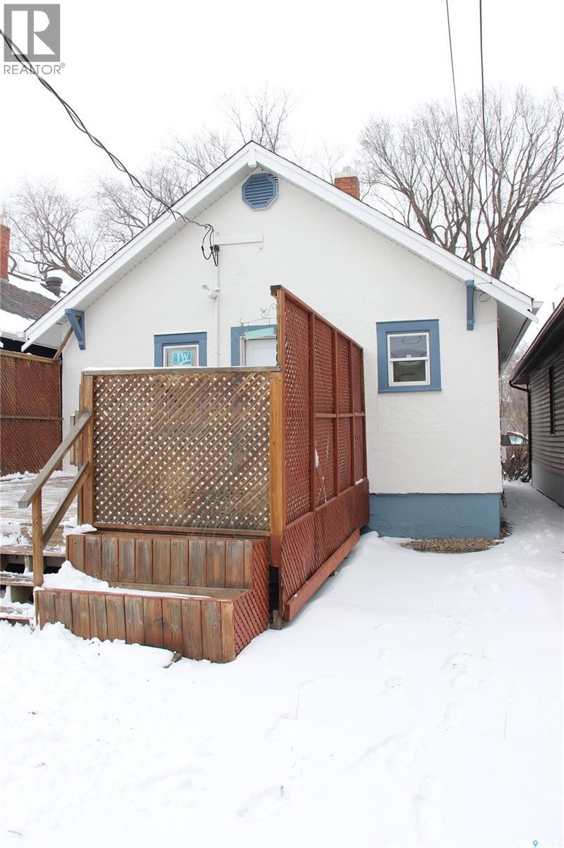 3007 DEWDNEY AVENUE - 4