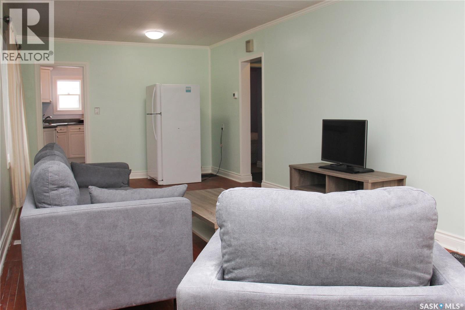 3007 DEWDNEY AVENUE - 9