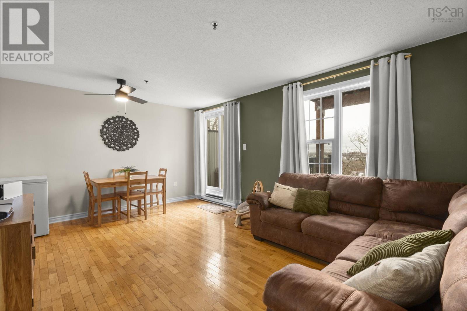 #115 79 COLLINS GROVE - 4