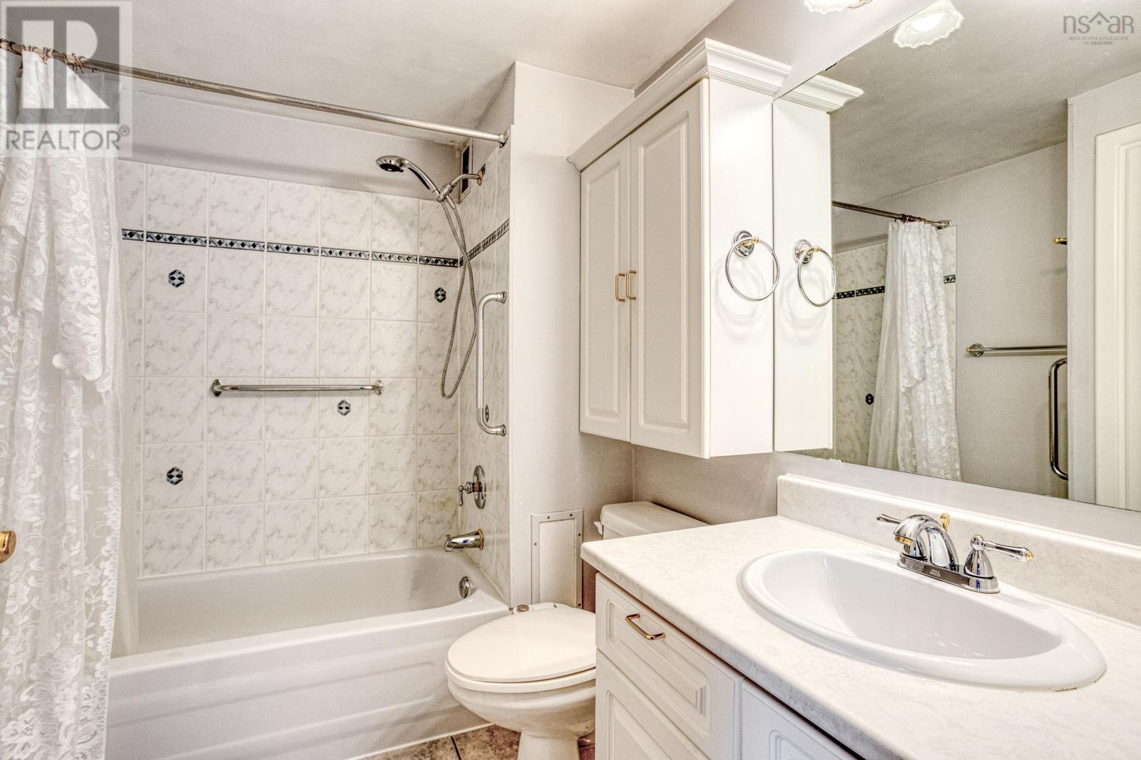 #107 26 BROOKDALE CRESCENT - 32