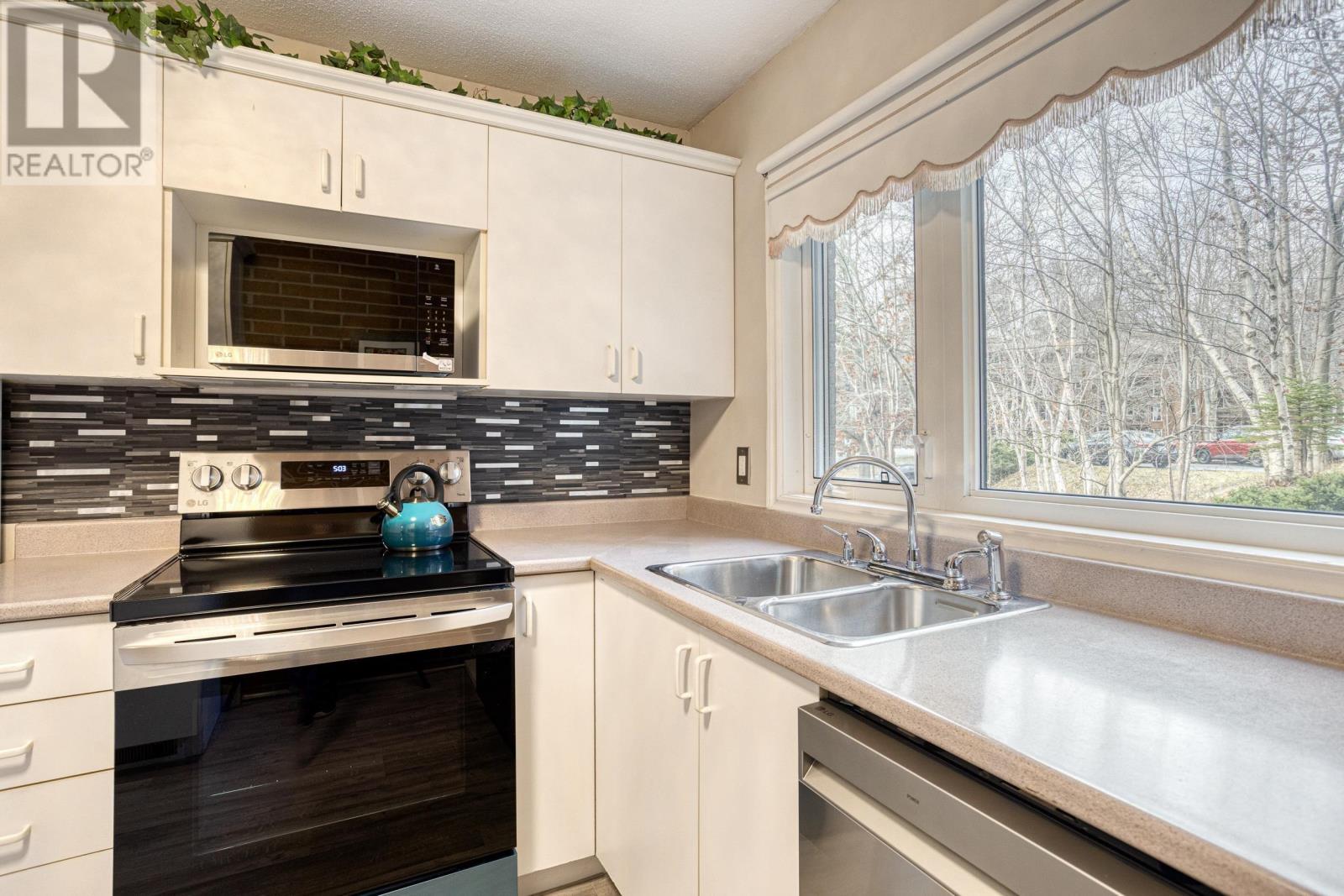 #107 26 BROOKDALE CRESCENT - 26