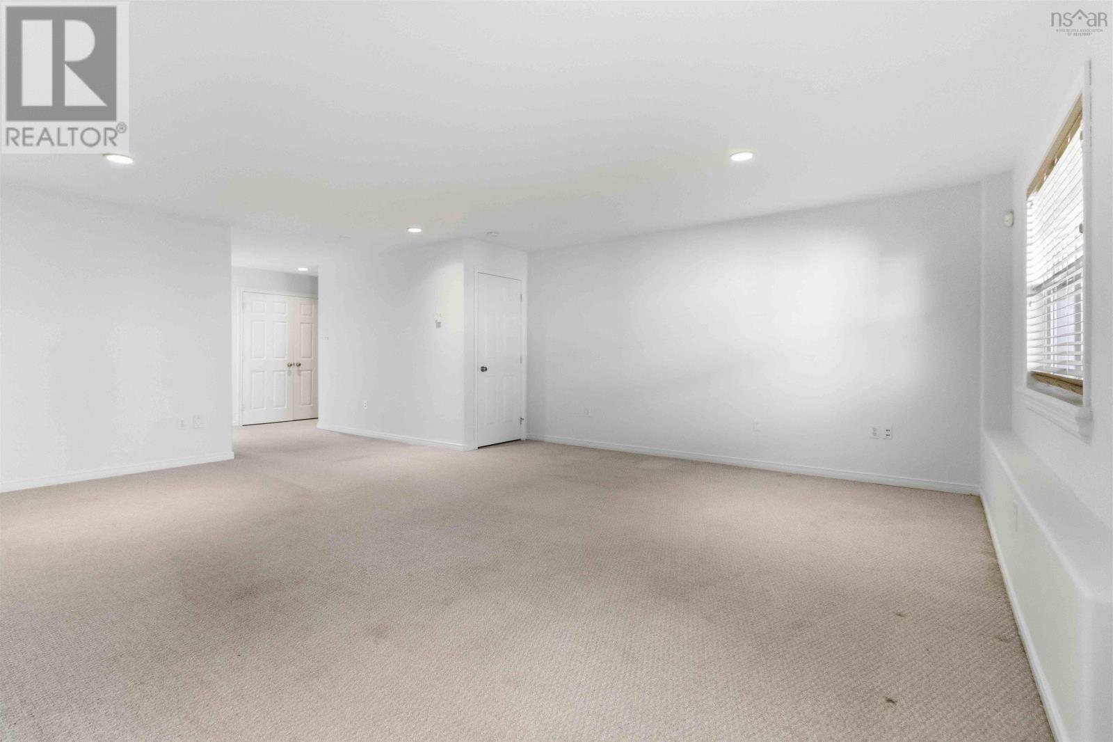 Property 34 of 42 of 24 KING Street