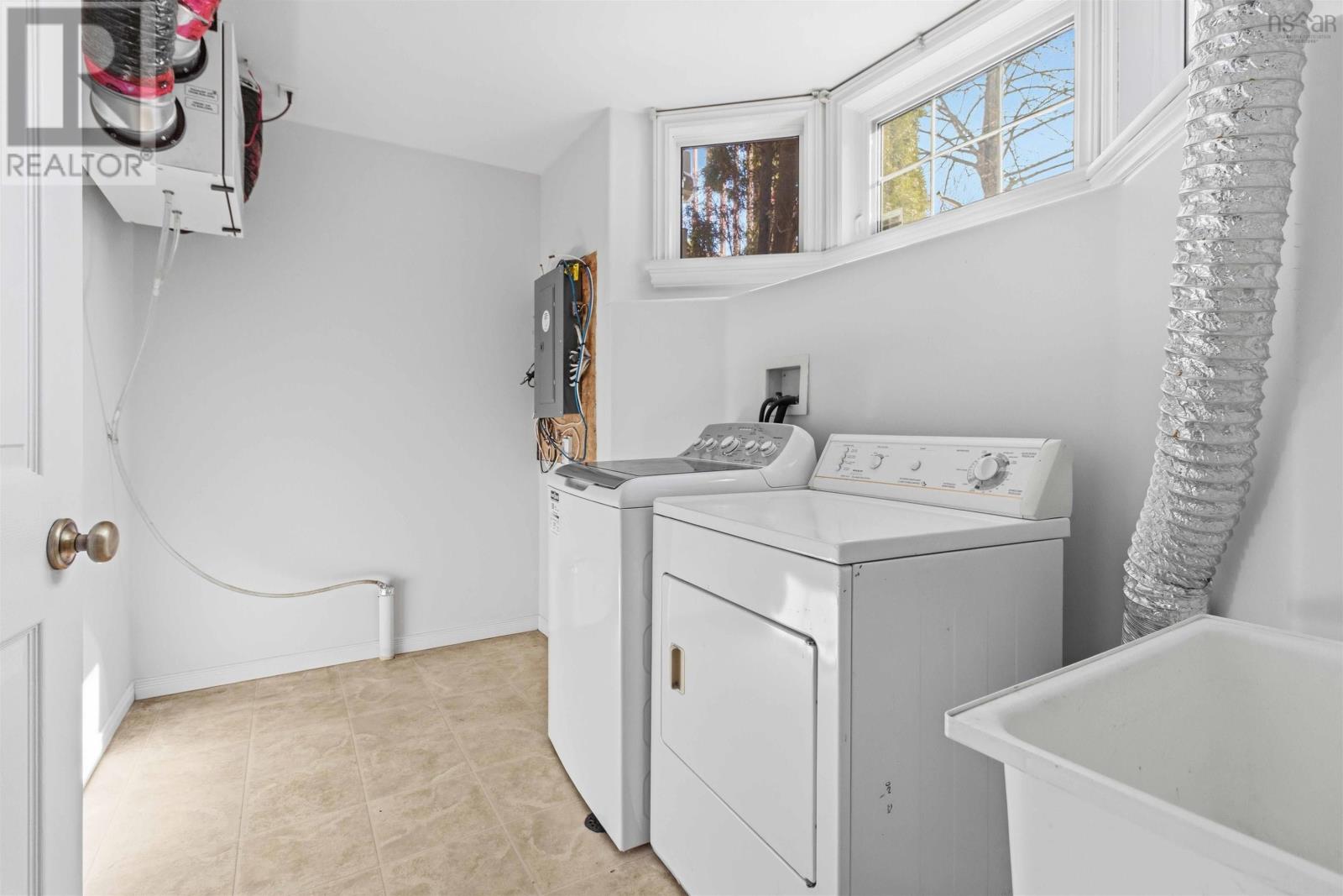 Property 38 of 42 of 24 KING Street