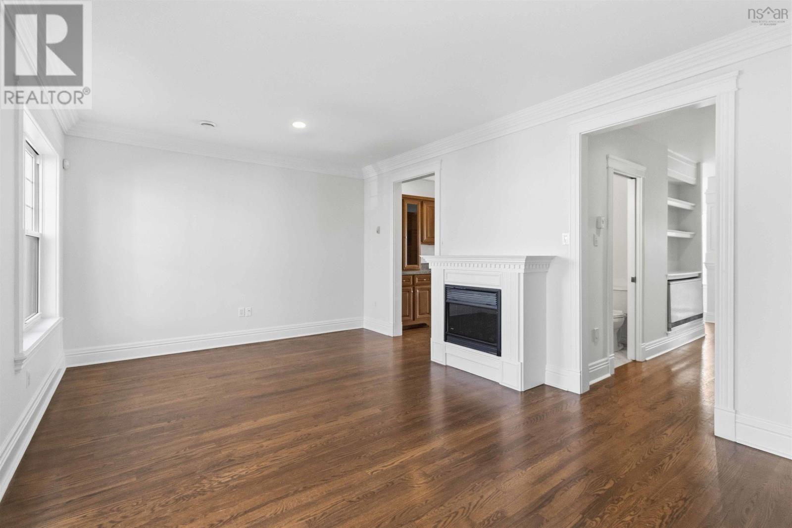 Property 24 of 42 of 24 KING Street