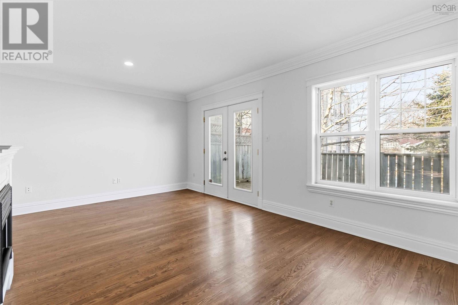 Property 27 of 42 of 24 KING Street