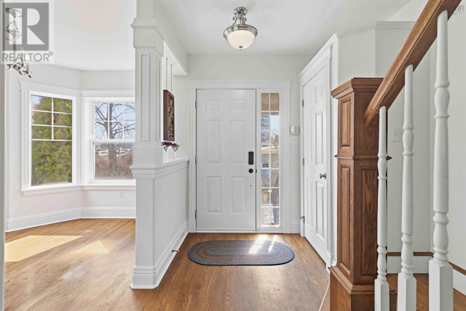 Property 15 of 42 of 24 KING Street