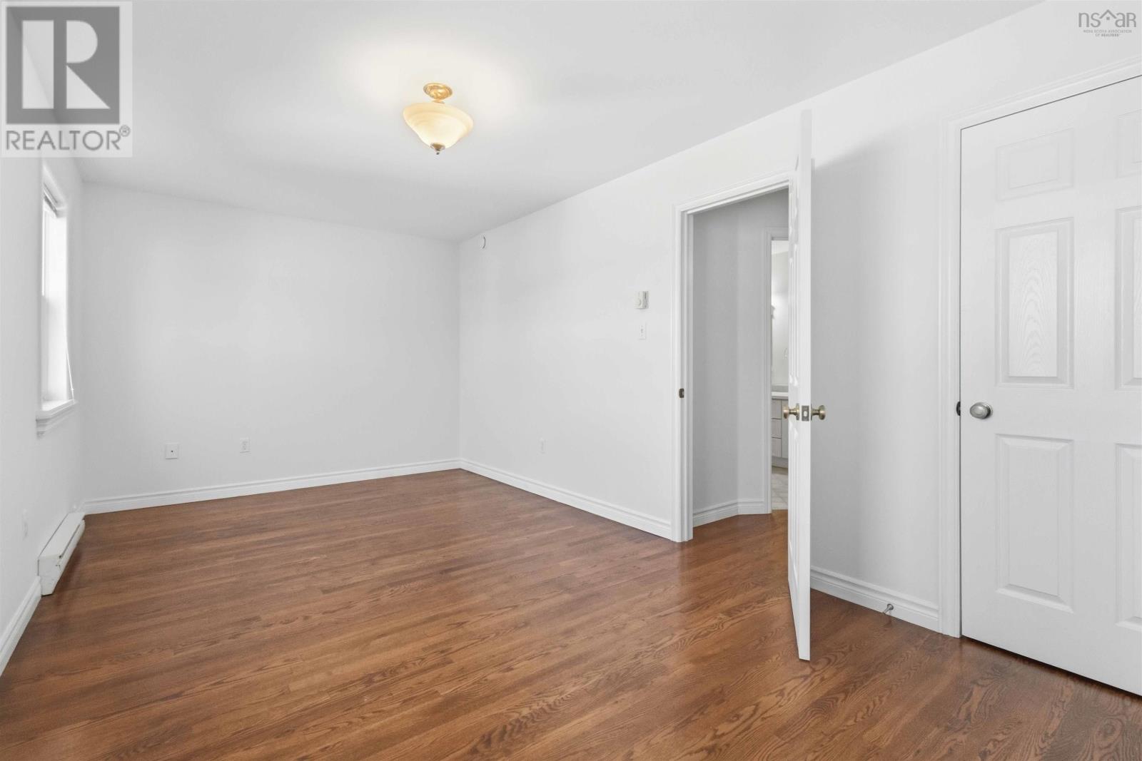 Property 29 of 42 of 24 KING Street