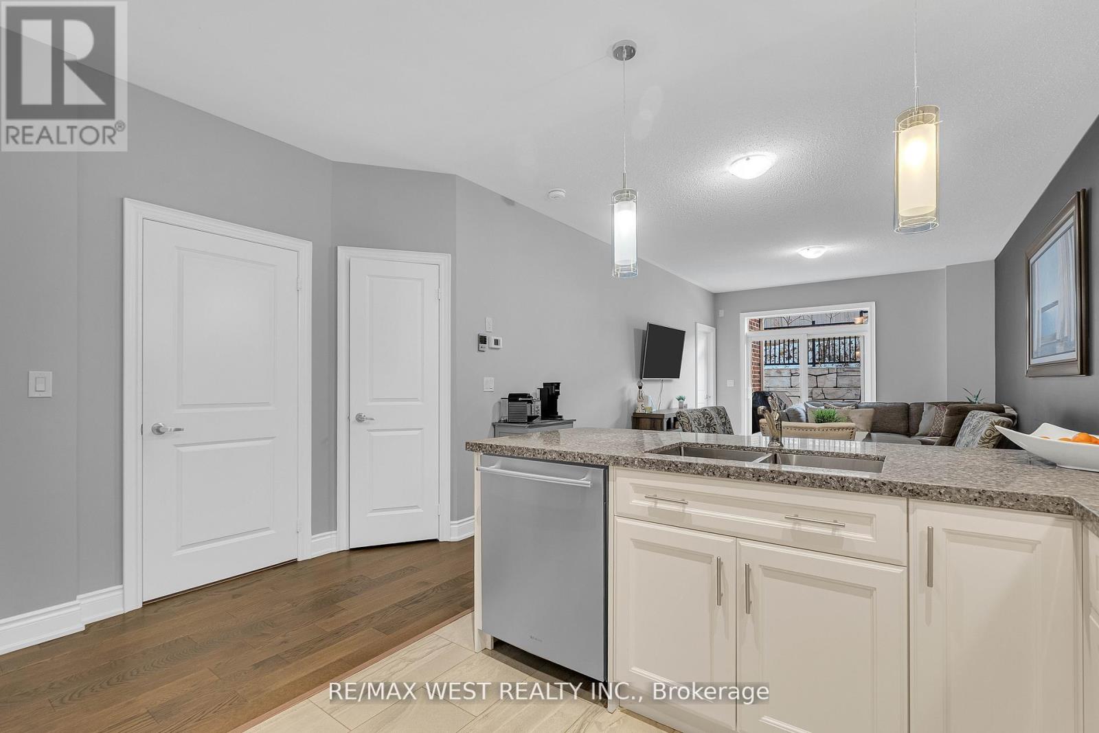 39 GILROY COURT - 13