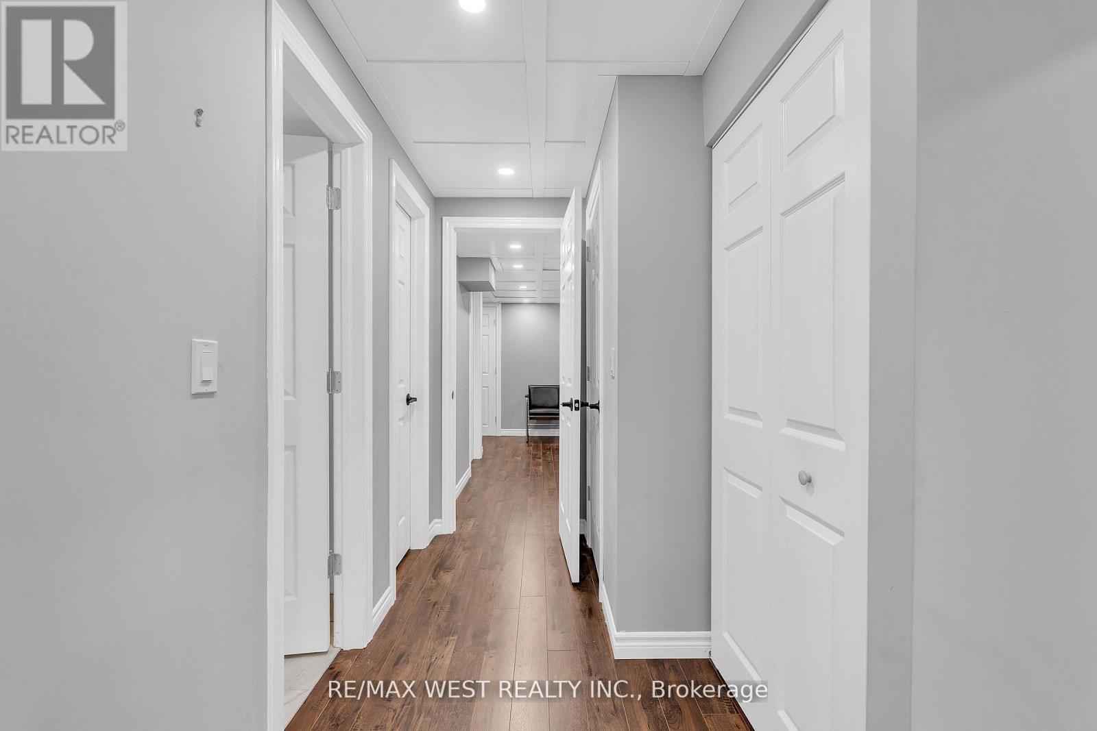 39 GILROY COURT - 37