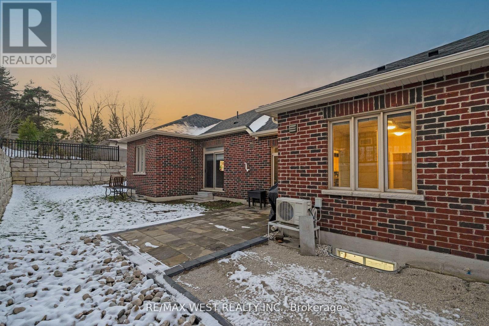 39 GILROY COURT - 41