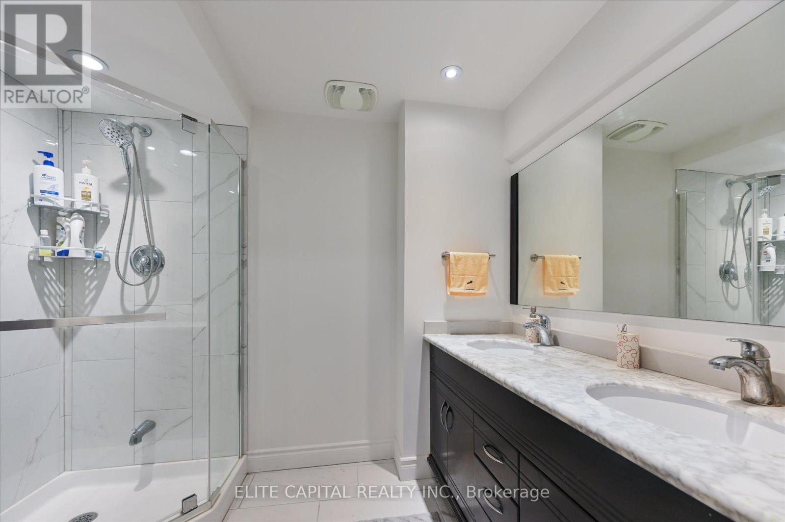 54 BAUER CRESCENT - 22