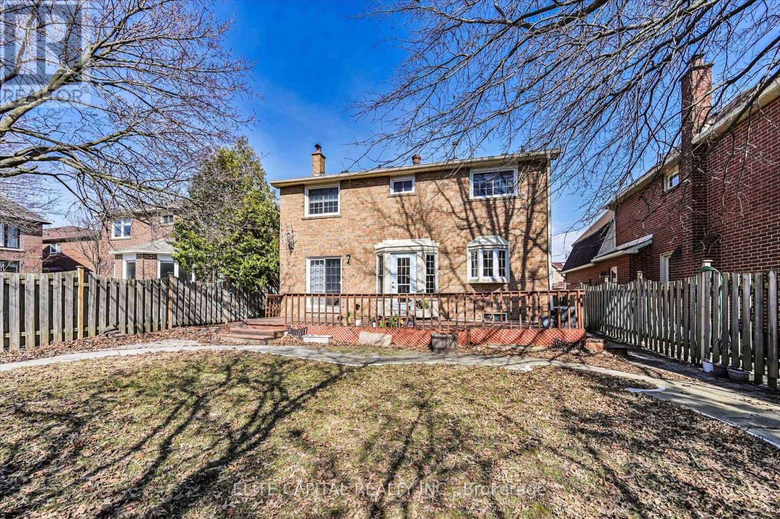 54 BAUER CRESCENT - 25
