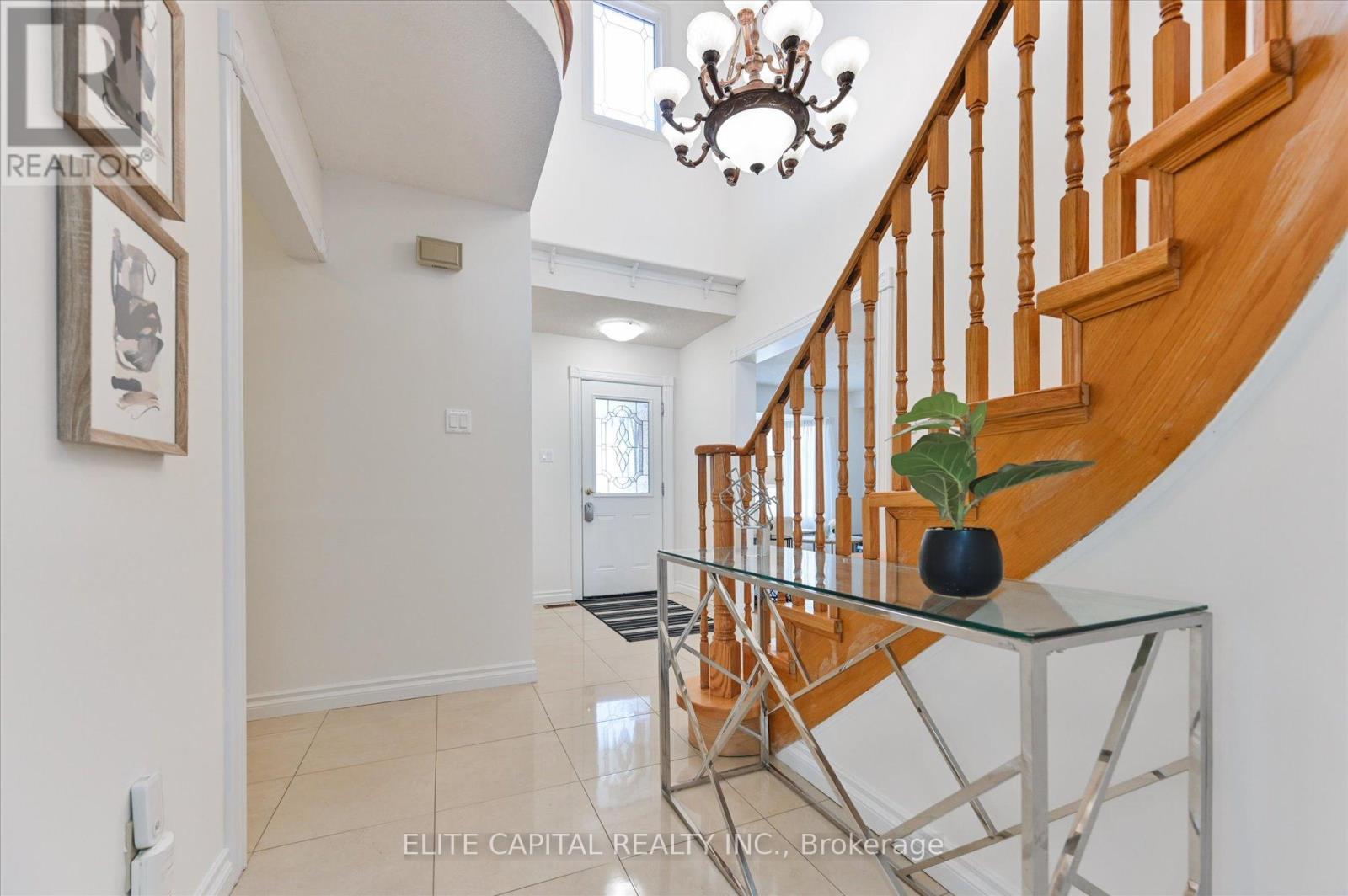 54 BAUER CRESCENT - 4