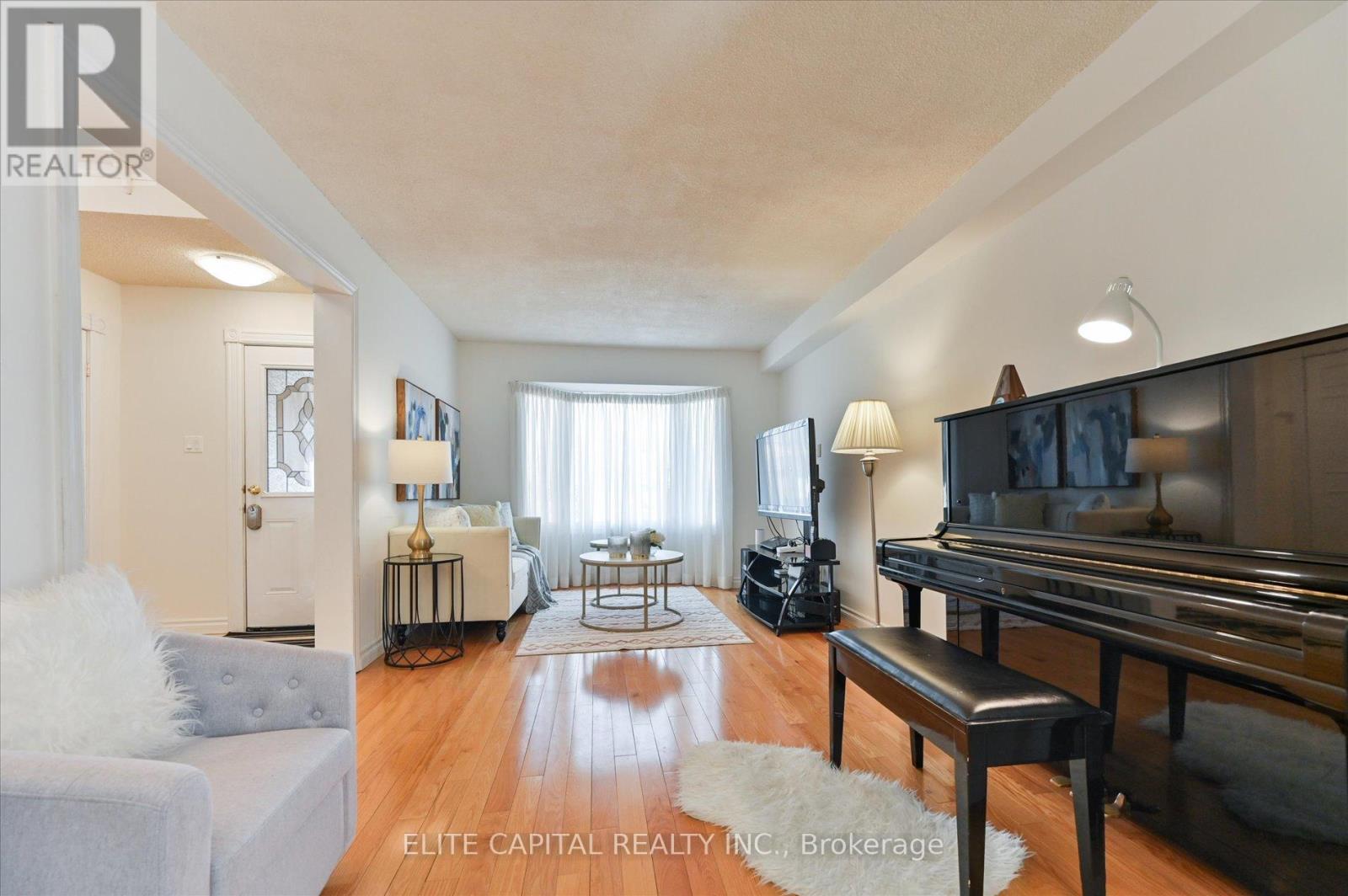 54 BAUER CRESCENT - 7