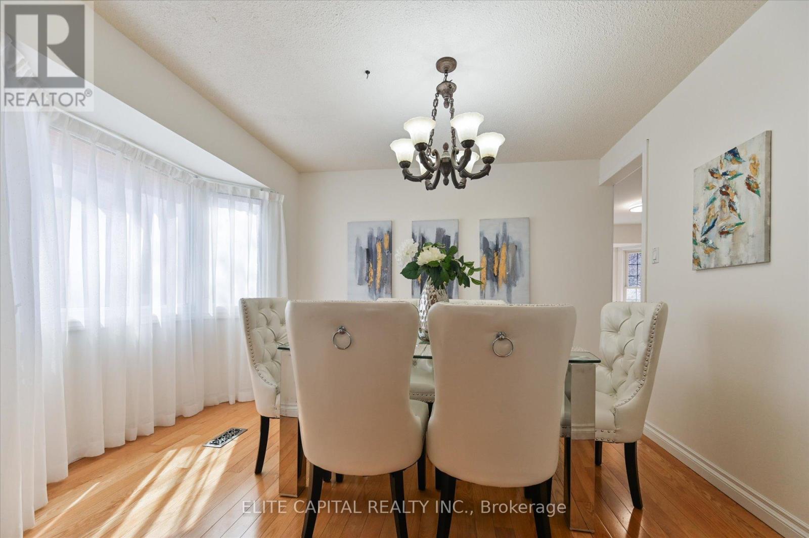 54 BAUER CRESCENT - 8
