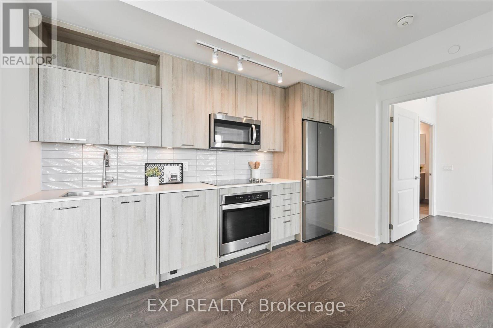 #1006 120 EAGLE ROCK WAY - 24