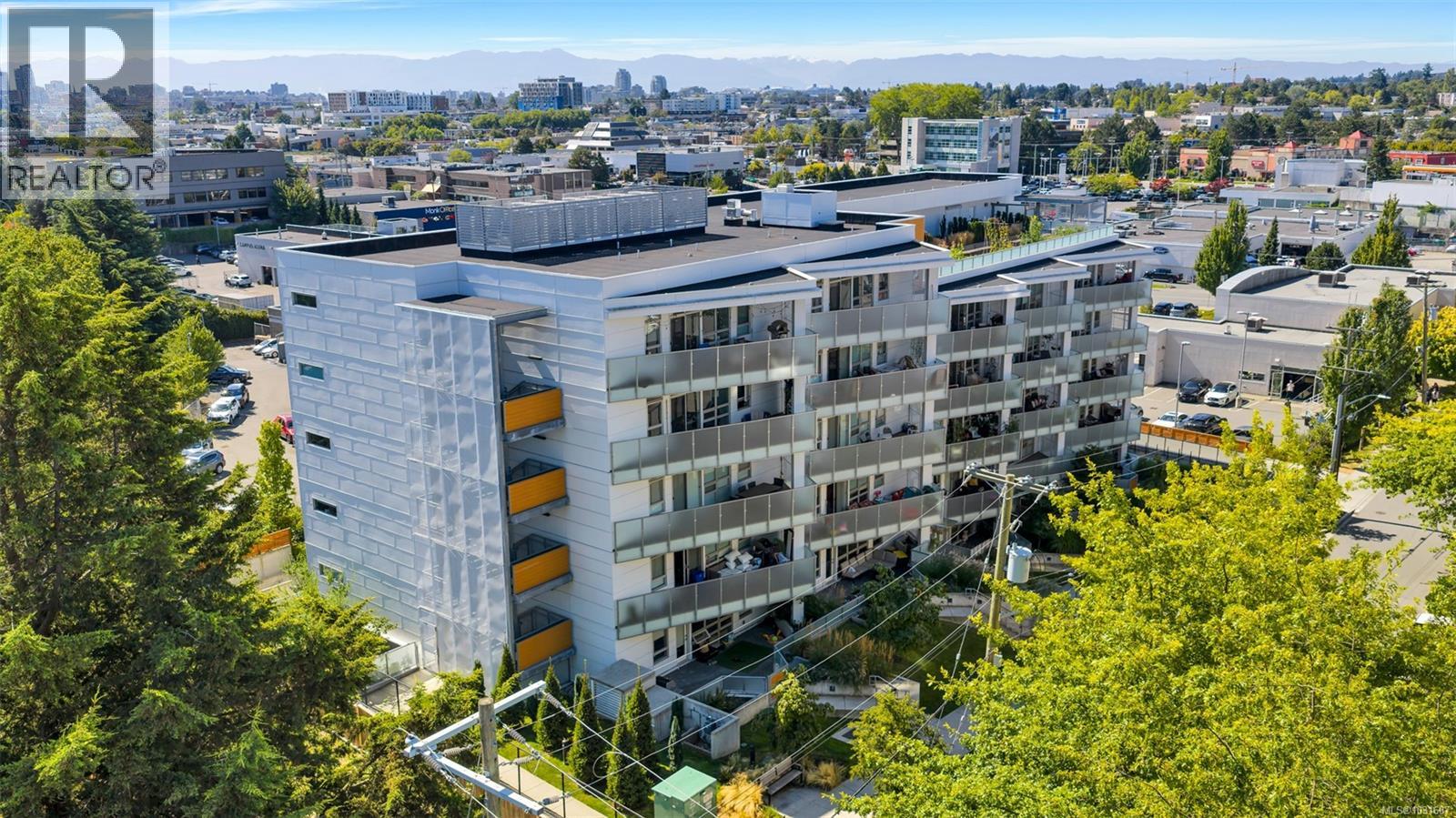 603 881 Short St, Saanich