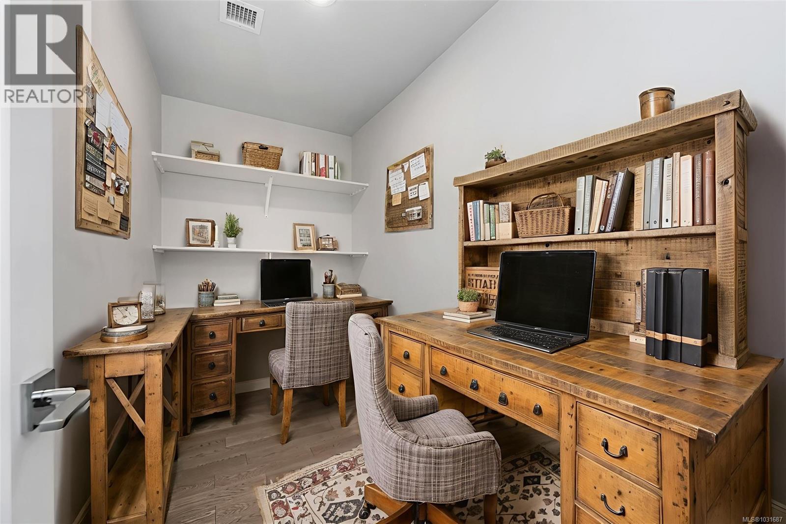 603 881 Short St, Saanich