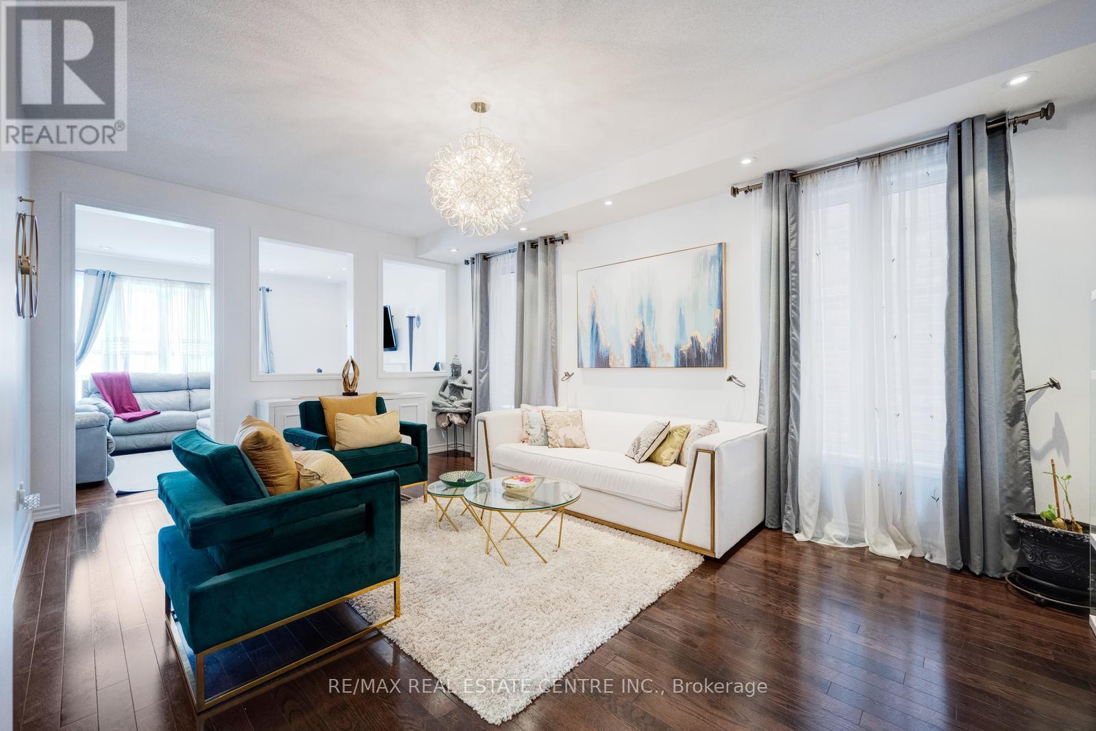 19 MEDITERRANEAN CRESCENT - 9