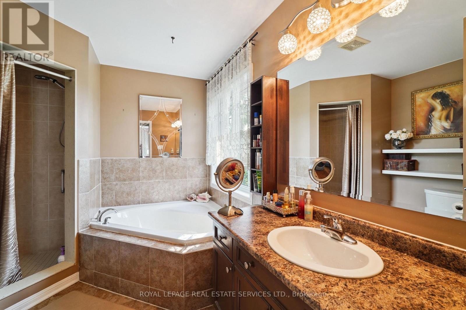641 SYMONS CROSS - 22
