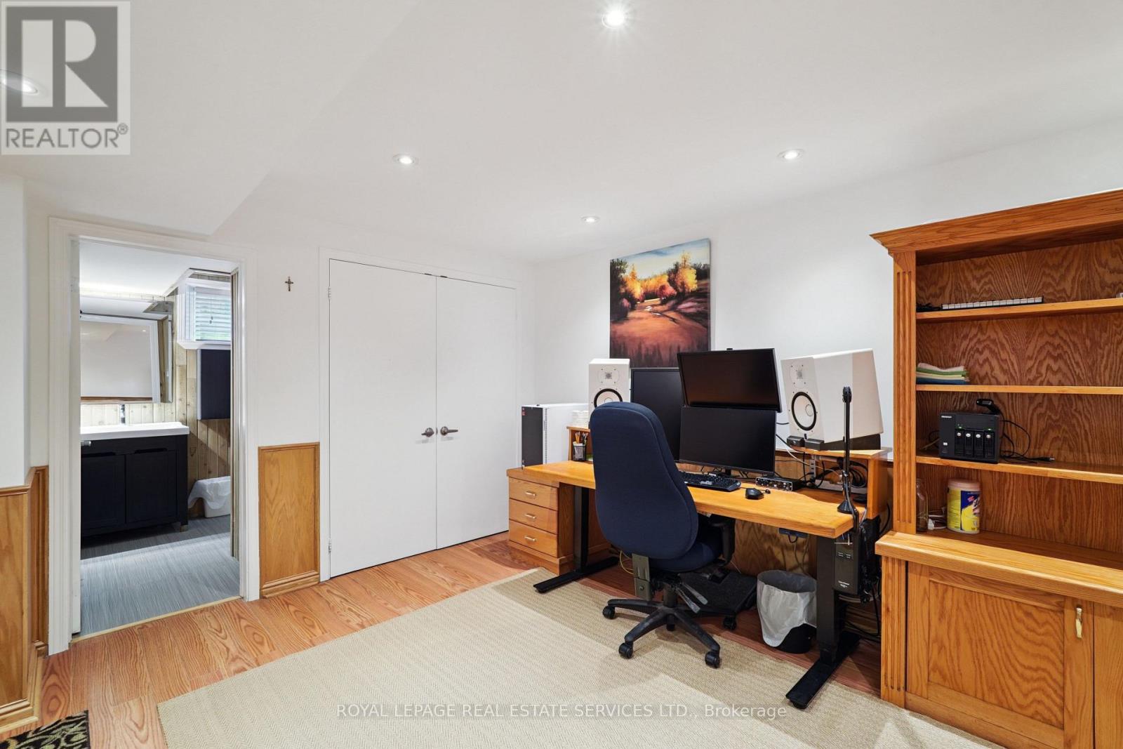 641 SYMONS CROSS - 29