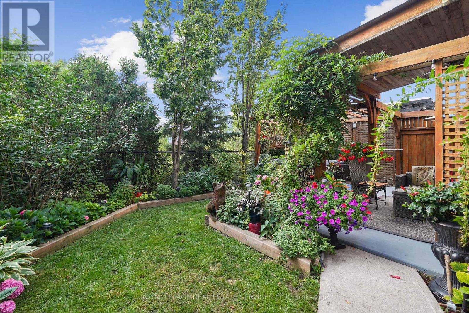 641 SYMONS CROSS - 34