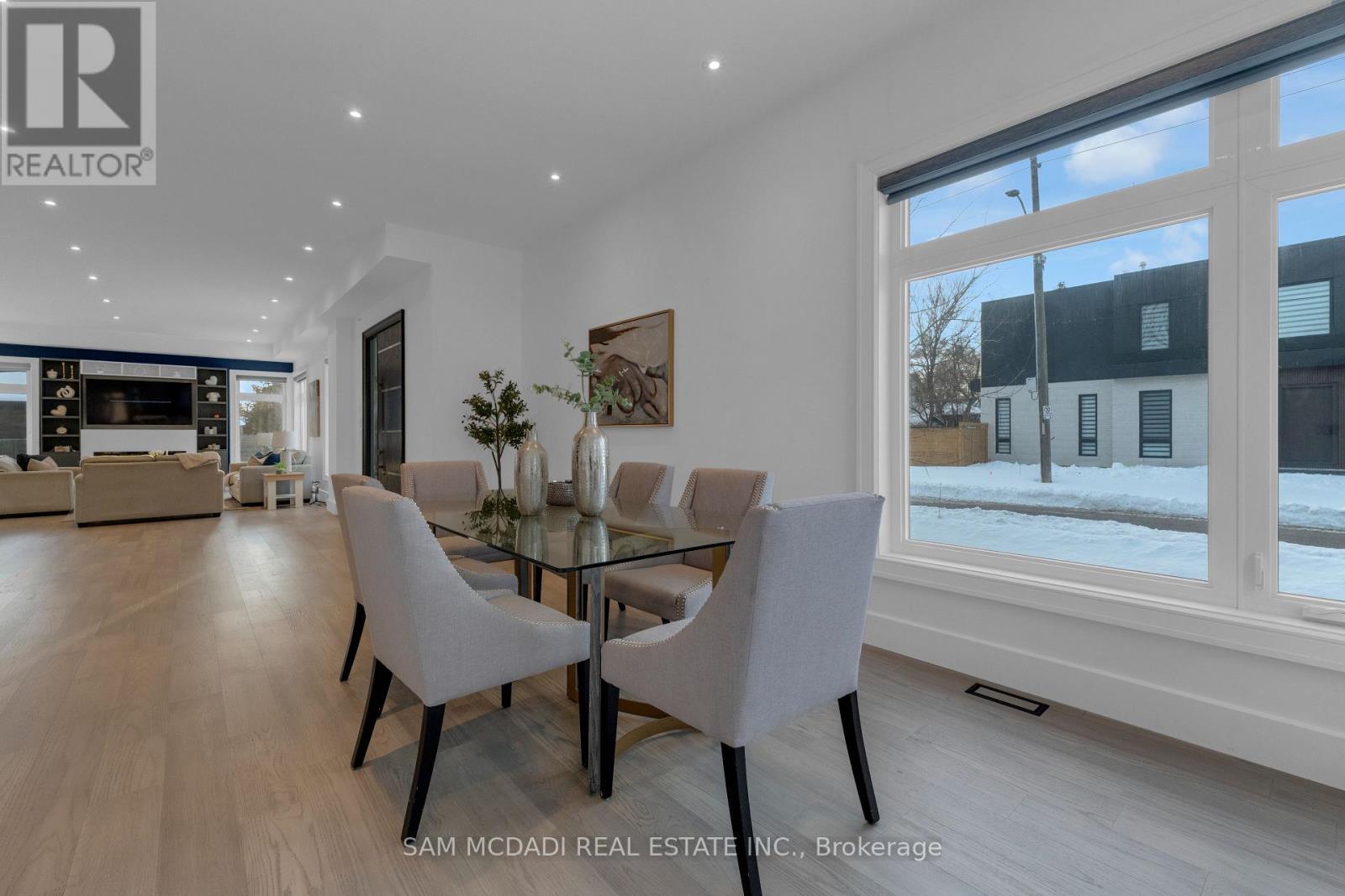 1050 EDGELEIGH AVENUE - 8