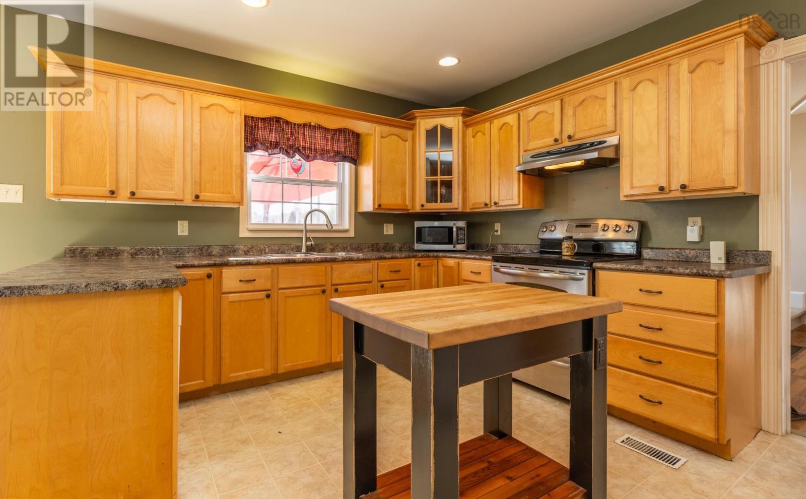 Property 7 of 49 of 1 Belleville Road