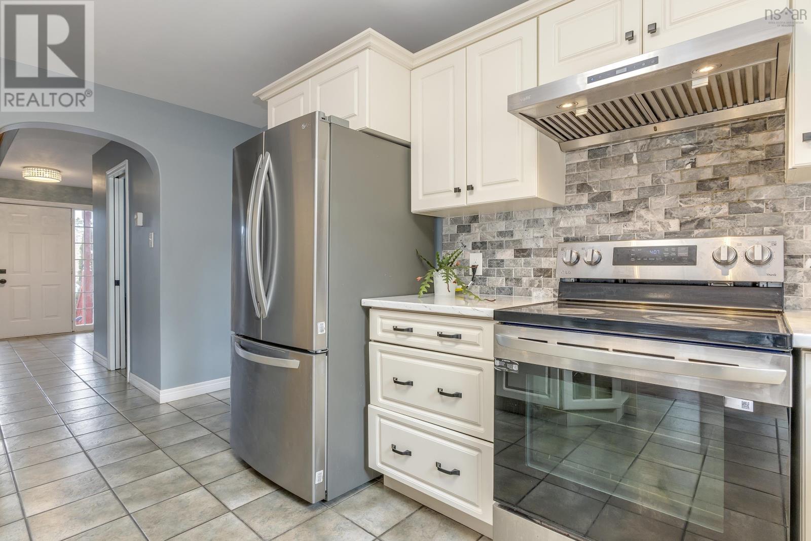 Property 14 of 49 of 246 Langbrae Drive