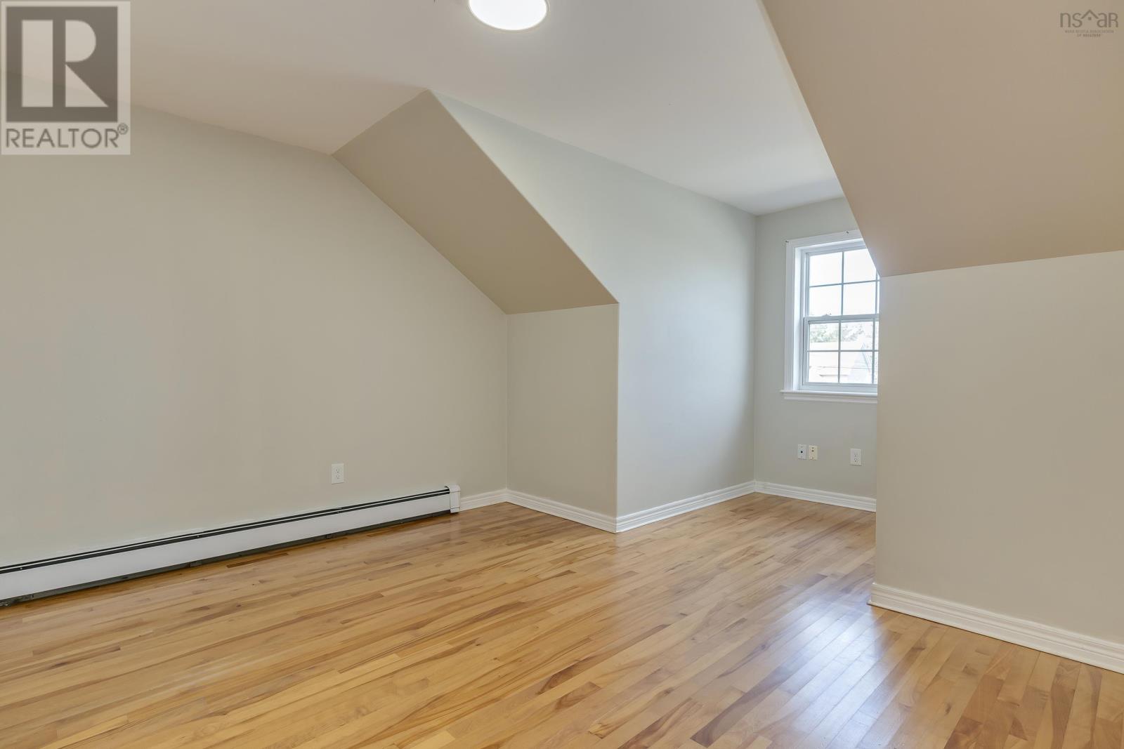 Property 22 of 49 of 246 Langbrae Drive