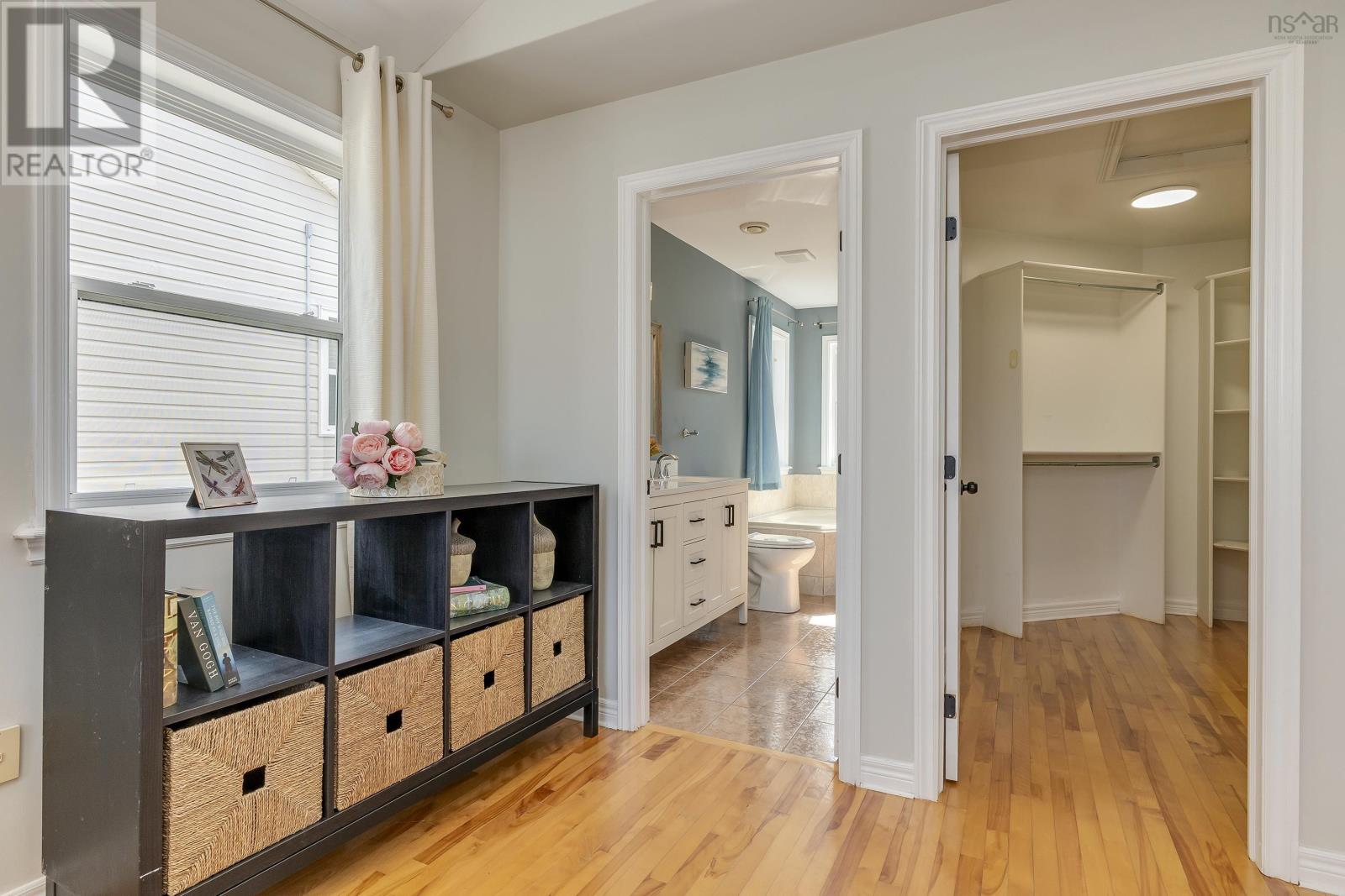 Property 31 of 49 of 246 Langbrae Drive