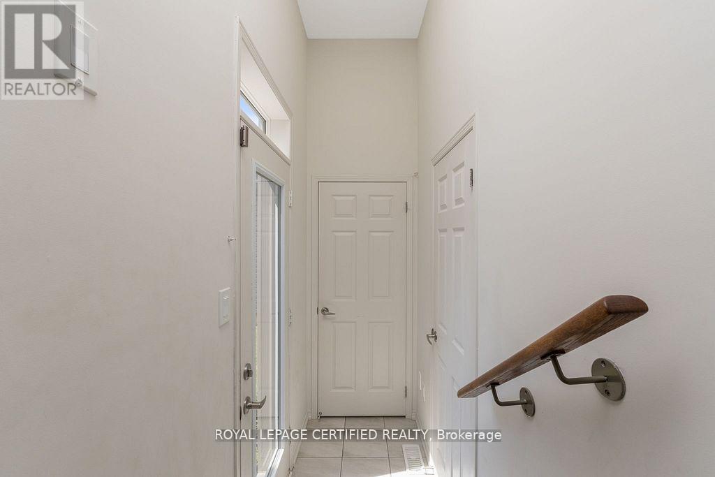 #2 25 ELLIOT STREET E - 22